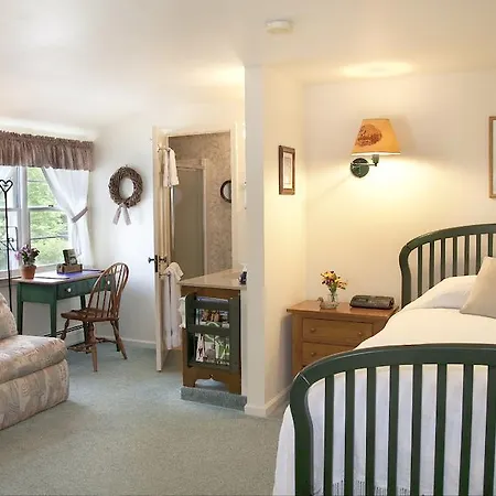 Wooden Duck B&B-3